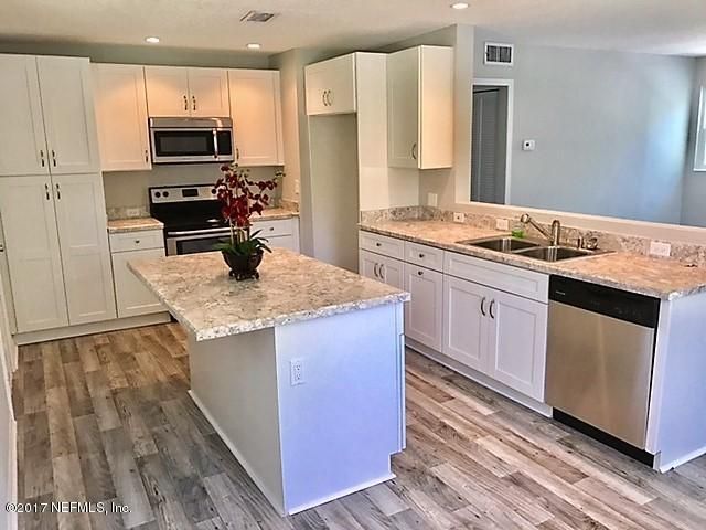 2111 Bo Peep Dr W, Jacksonville, FL 32210