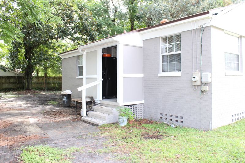 2114 Spring Park Rd, Jacksonville, FL 32207