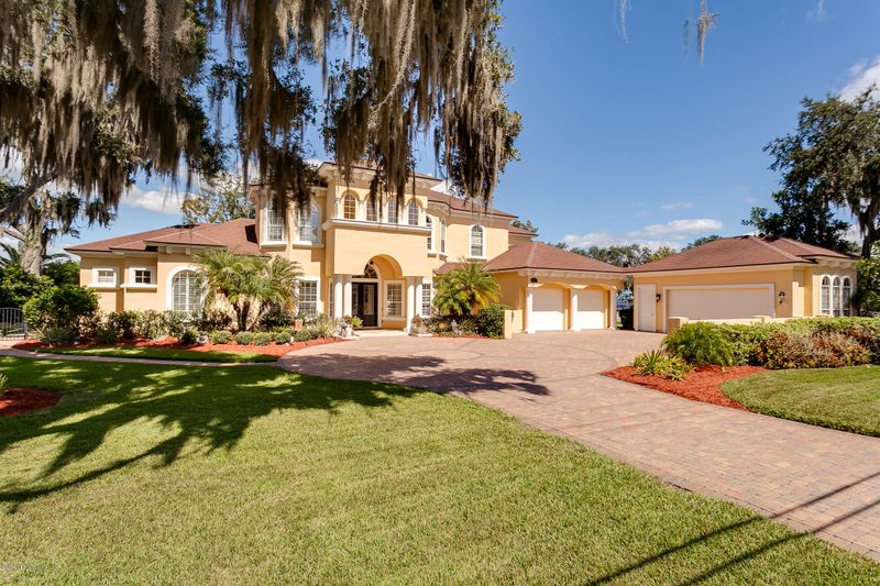 2117 N Lakeshore Dr, Orange Park, FL 32003