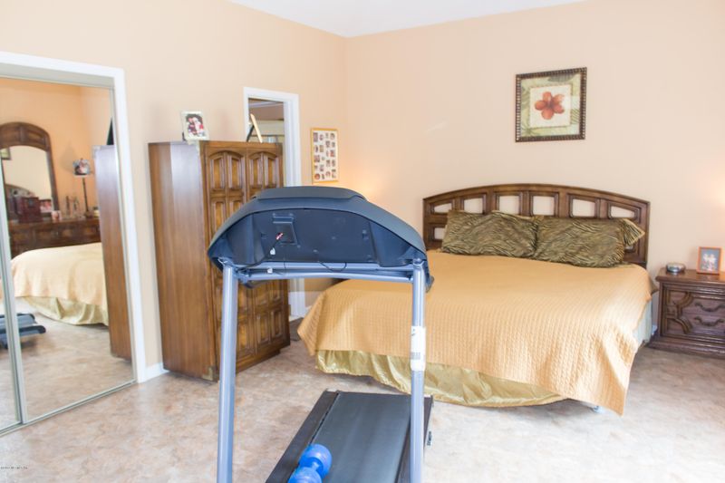 212 Canton Ct, St Johns, FL 32259