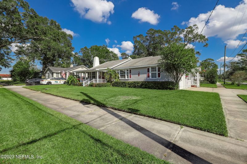 2121 Bayview Rd, Jacksonville, FL 32210