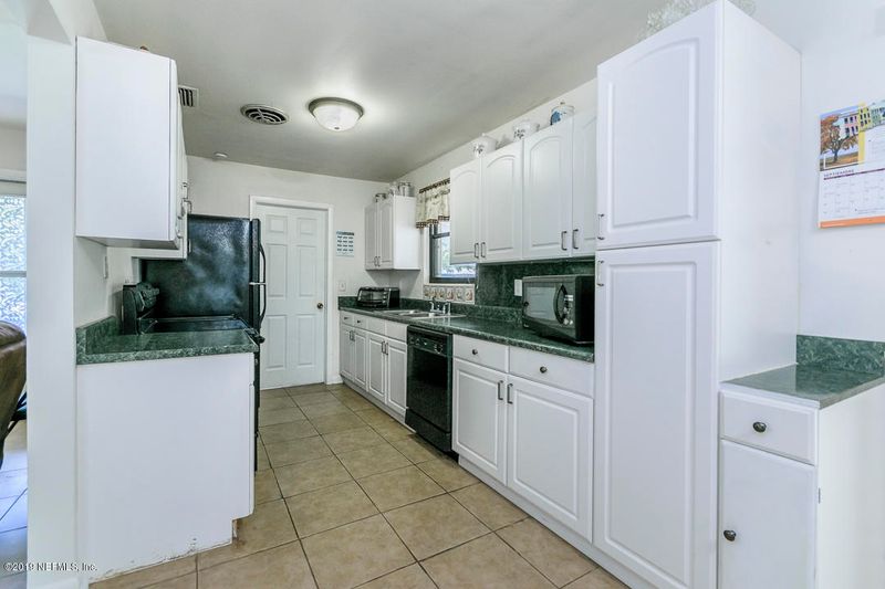 2125 Burpee Dr, Jacksonville, FL 32210
