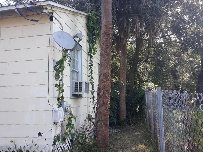 2125 Danese St, Jacksonville, FL 32206