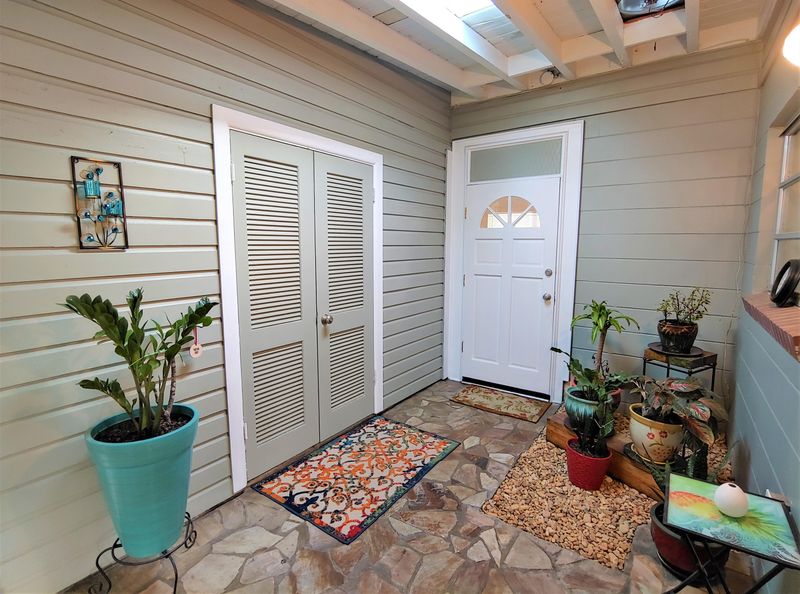 2127 Leon Rd, Jacksonville, FL 32246