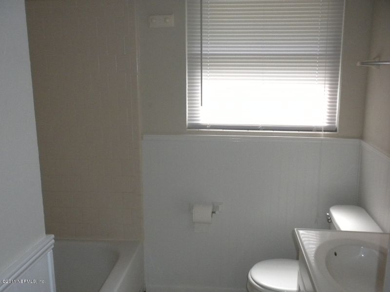 2134 Monteau Dr, Jacksonville, FL 32210
