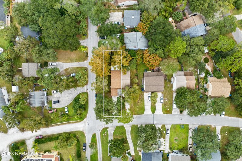 2136 Rosewood Dr, Neptune Beach, FL 32266