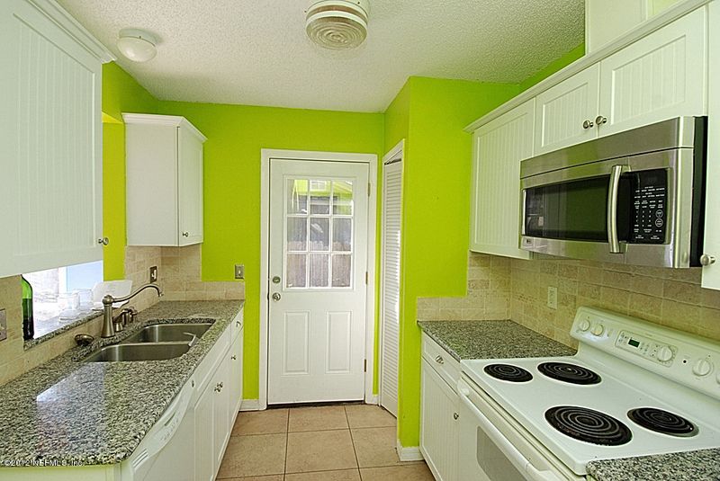 2138 Acacia Rd, Neptune Beach, FL 32266