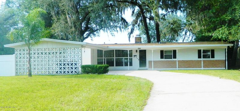 214 Denise Dr, Jacksonville, FL 32218