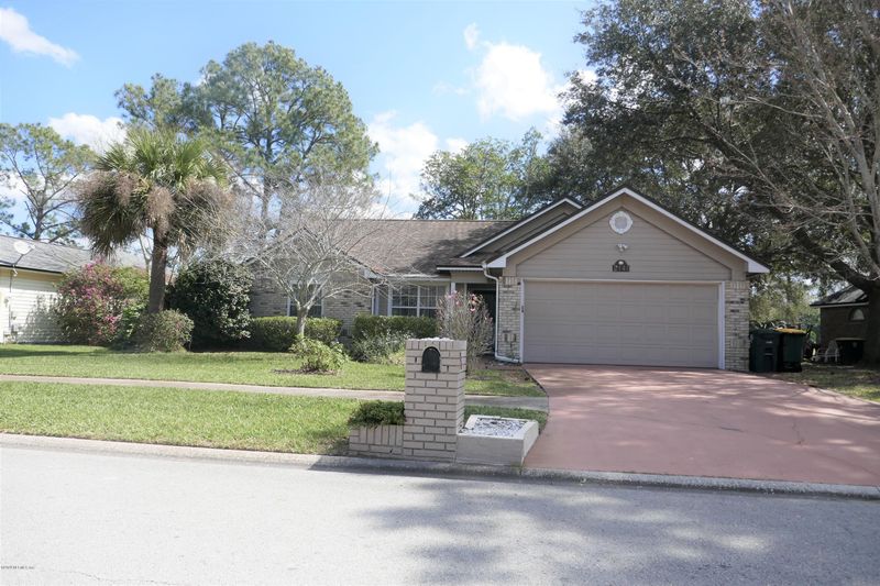 2141 St Martins Dr E, Jacksonville, FL 32246