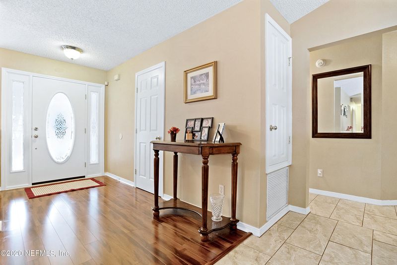 2145 Pine Tree Ln, Middleburg, FL 32068