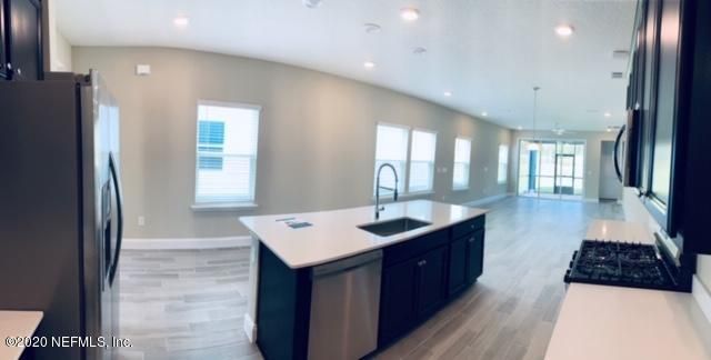 2146 Major Oak St, Jacksonville, FL 32218