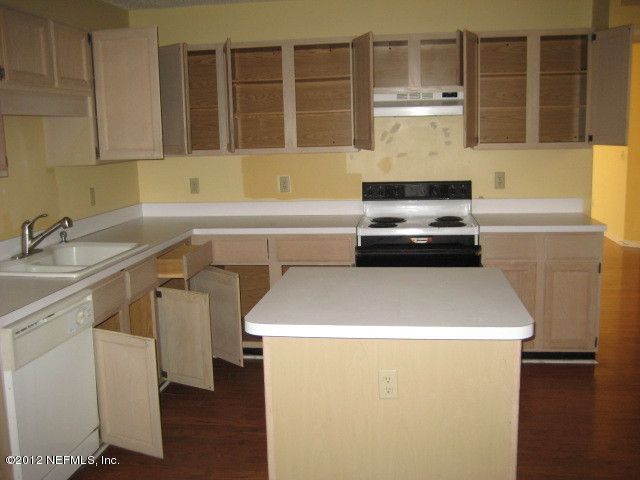 2150 Birch Bark Dr, Jacksonville, FL 32246