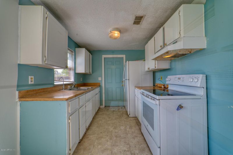 2159 Mareeba Rd E, Jacksonville, FL 32246