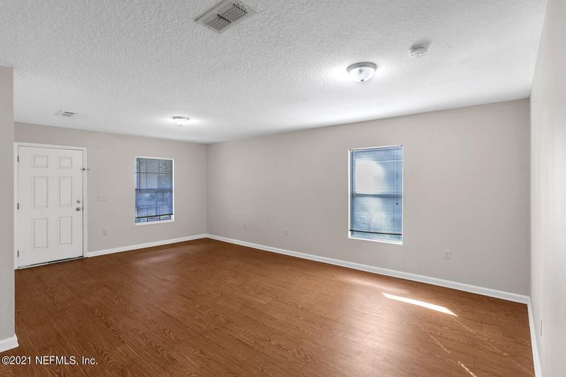 2167 Thomas Ct, Jacksonville, FL 32207