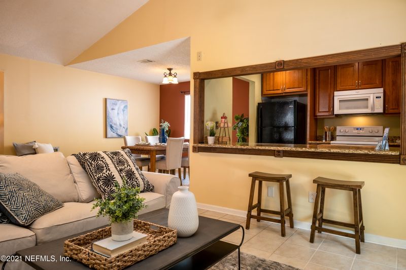 2173 Fairway Villas Ln N, Atlantic Beach, FL 32233
