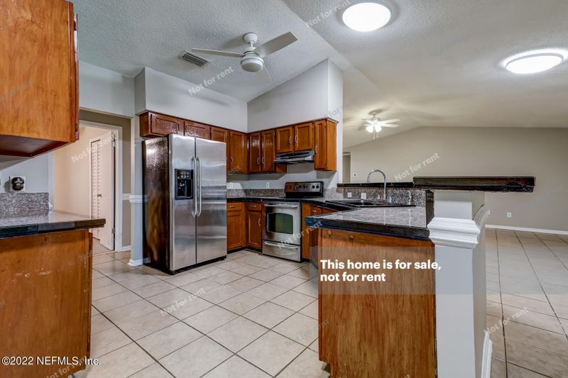 2173 Featherwood Dr E, Jacksonville, FL 32233