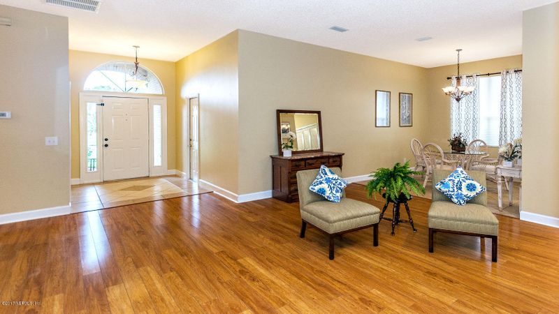 2174 Birch Bark Dr, Jacksonville, FL 32246