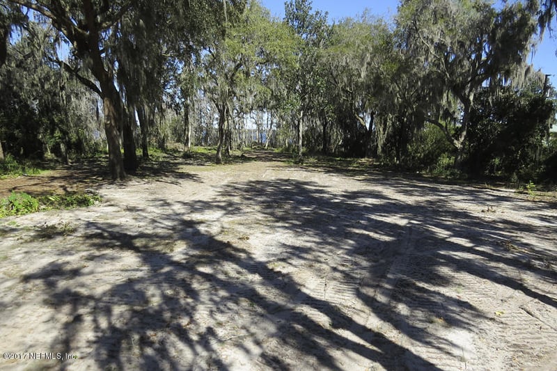 2174 Cr 220, Middleburg, FL 32068
