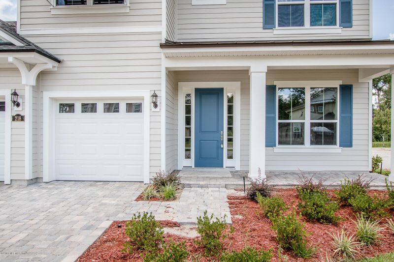 218 Tate Ln, St Johns, FL 32259