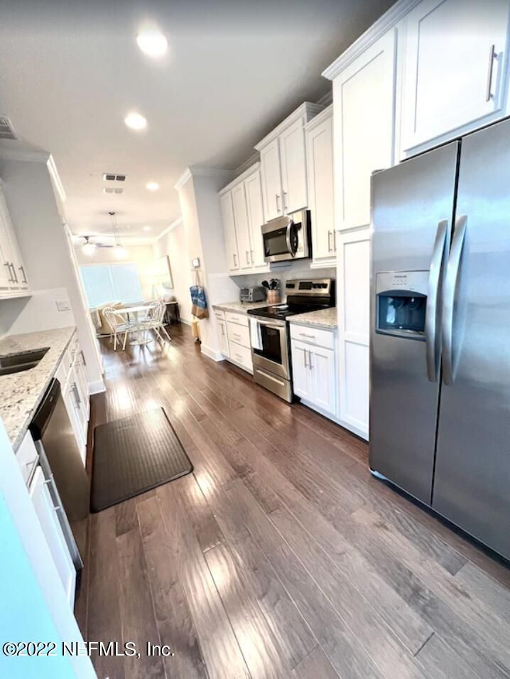 2187 2nd St S, Jacksonville Beach, FL 32250