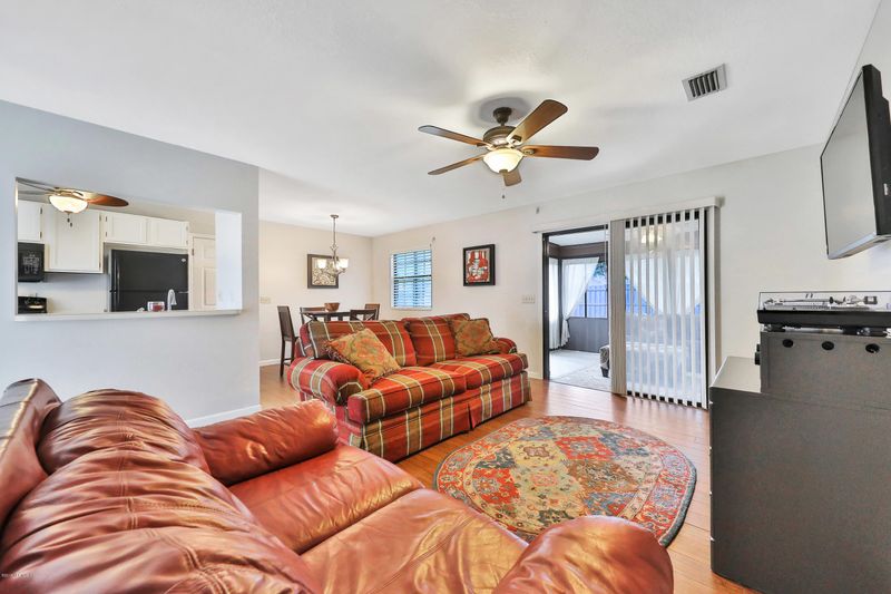 220 Hawthorne Rd, St Augustine, FL 32086