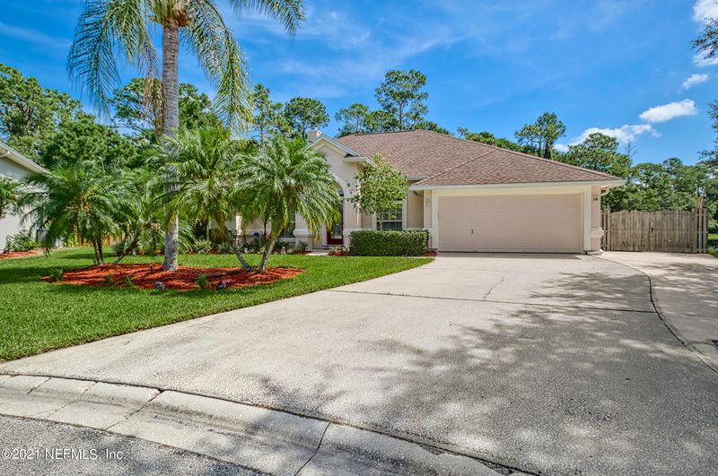 220 Hidden Lake Dr, St Johns, FL 32259