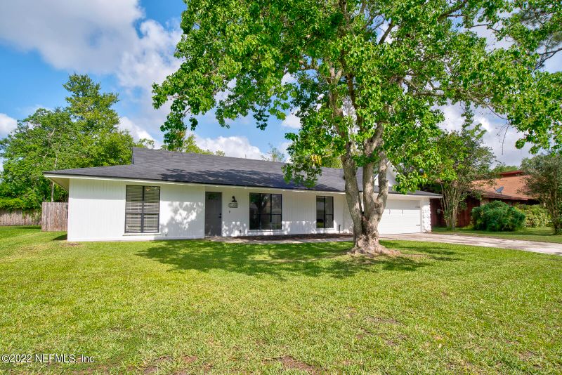2204 Chablis Ct W, Orange Park, FL 32073