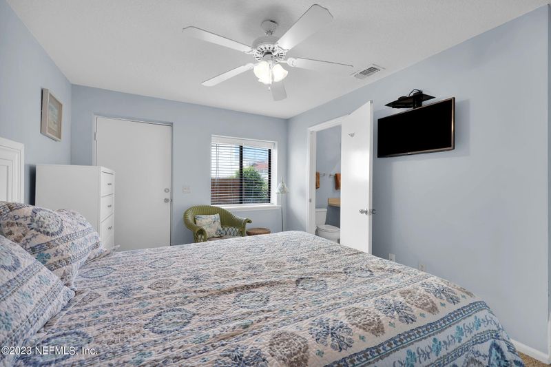 2204 Ocean Dr S, Jacksonville Beach, FL 32250