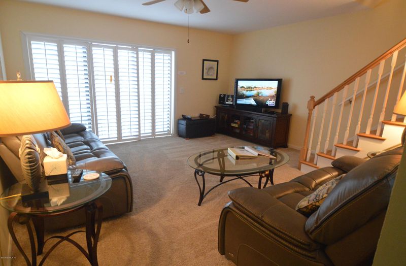 2207 S 1st St, Jacksonville Beach, FL 32250