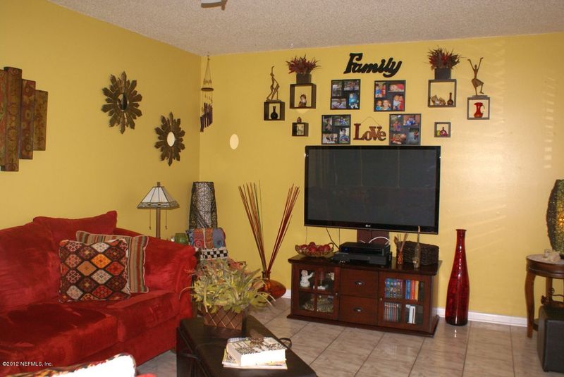 2208 Dumfries Cir E, Jacksonville, FL 32246