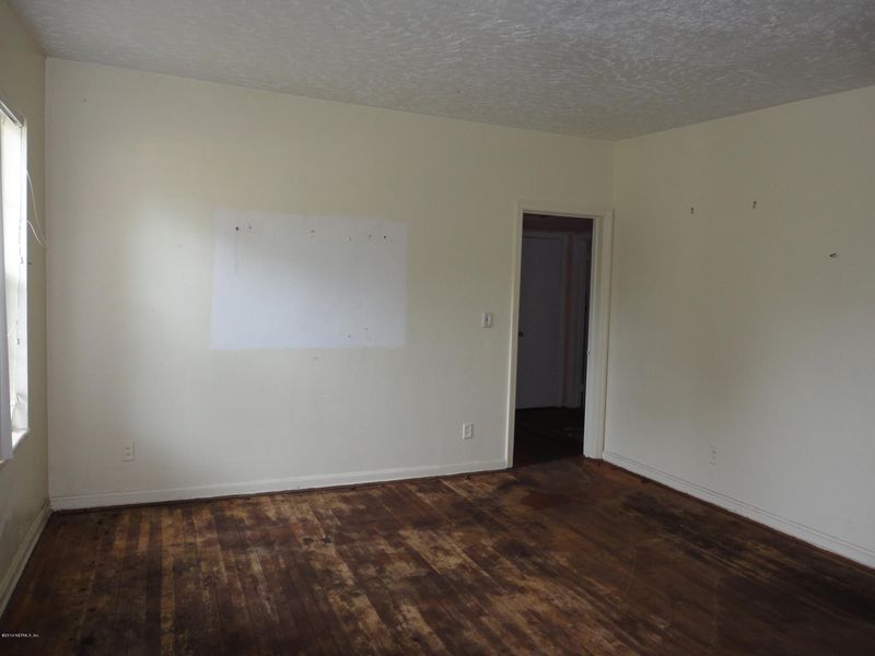 2212 Holcroft Dr, Jacksonville, FL 32208