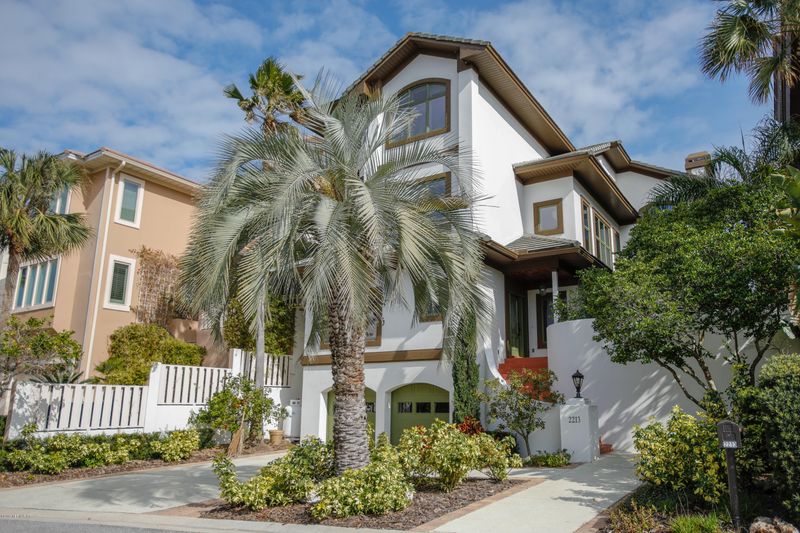 2213 Alicia Ln, Atlantic Beach, FL 32233