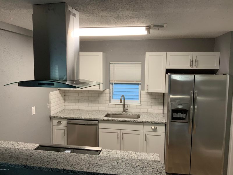 2214 Holmes St, Jacksonville, FL 32207