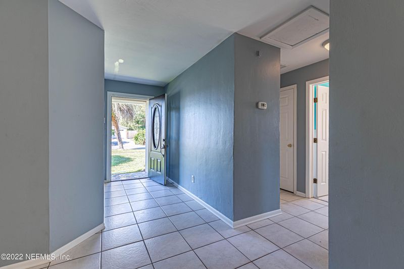 2217 Maney Dr, Jacksonville, FL 32216