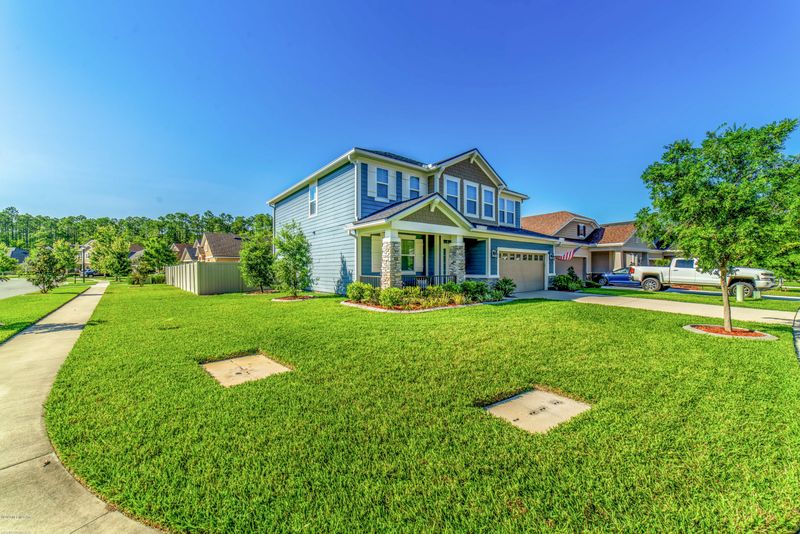 222 Aspen Leaf Dr, Jacksonville, FL 32081