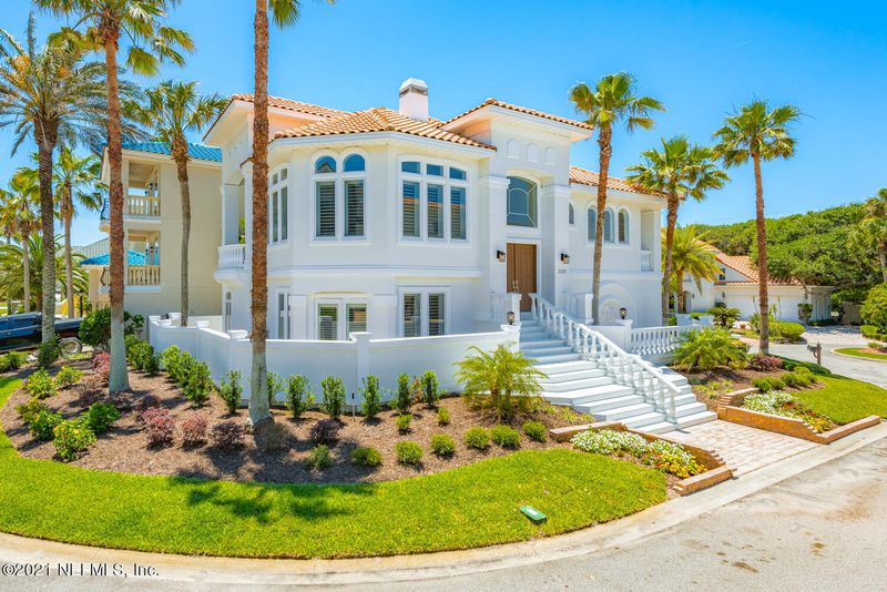 2220 Alicia Ln, Atlantic Beach, FL 32233