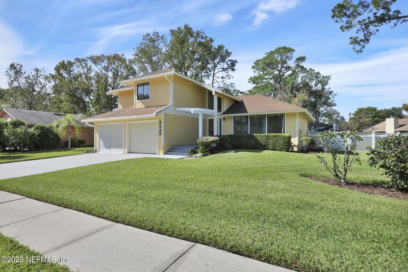 2220 Eagles Nest Rd, Jacksonville, FL 32246