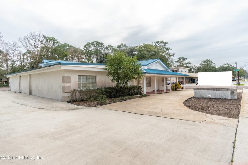2220 Soutel Dr, Jacksonville, FL 32208