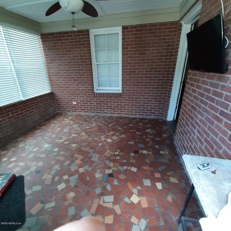 2221 Larchmont Rd, Jacksonville, FL 32207
