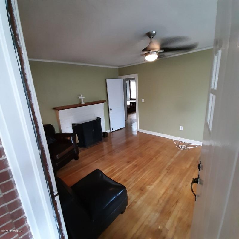 2221 Larchmont Rd, Jacksonville, FL 32207