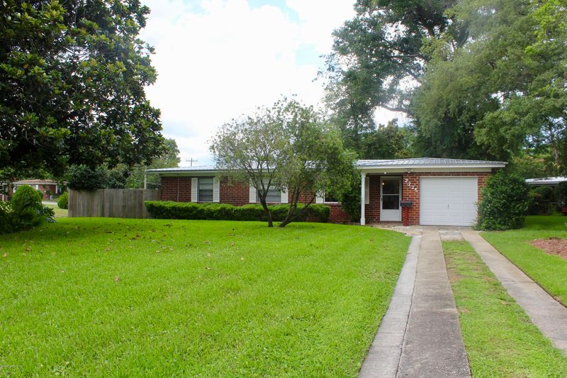 2225 Cesery Blvd, Jacksonville, FL 32211