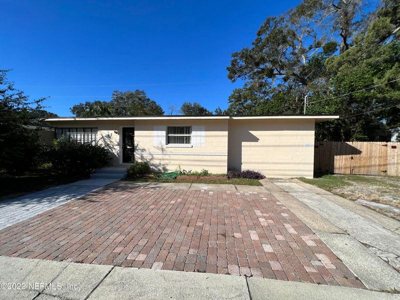 2226 Rogero Rd, Jacksonville, FL 32211