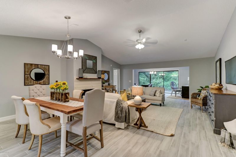 2233 Birch Bark Dr, Jacksonville, FL 32246