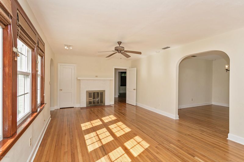 2233 Guilford Rd, Jacksonville, FL 32207