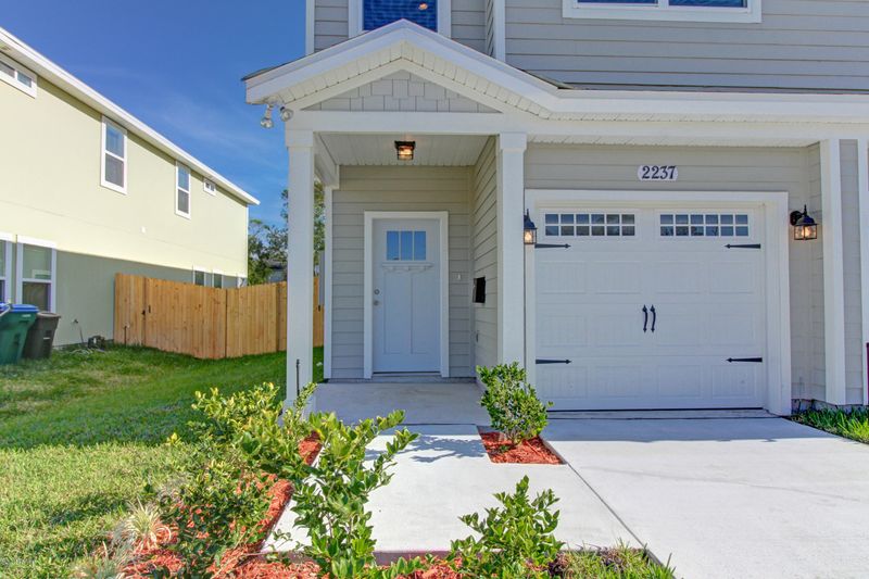 2237 Pine Pl, Neptune Beach, FL 32266