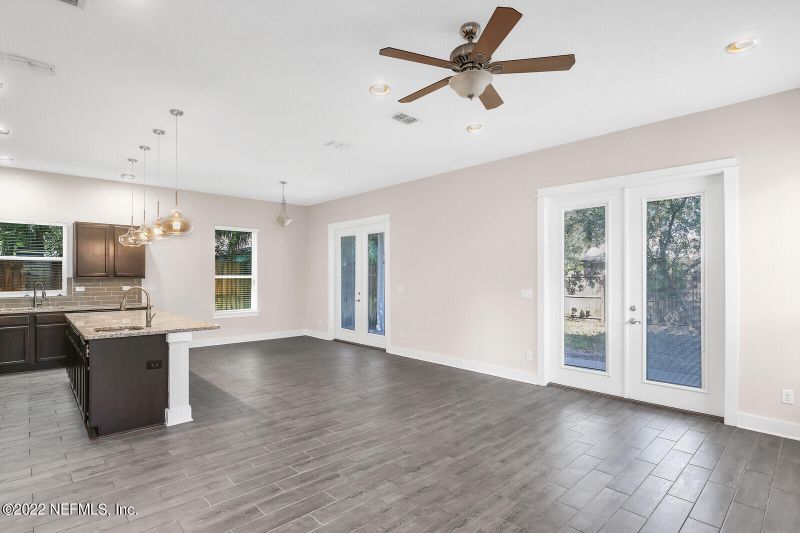 224 9th St S, Jacksonville Beach, FL 32250