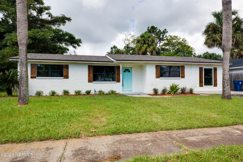 224 Driftwood Rd, Neptune Beach, FL 32266