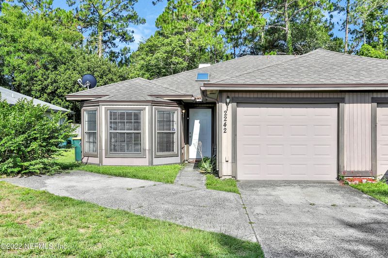 2242 Ironstone Dr W, Jacksonville, FL 32246