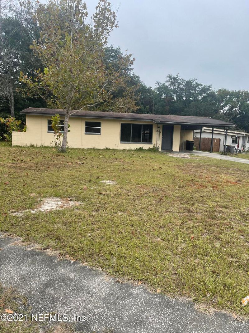 2244 Patou Dr W, Jacksonville, FL 32210