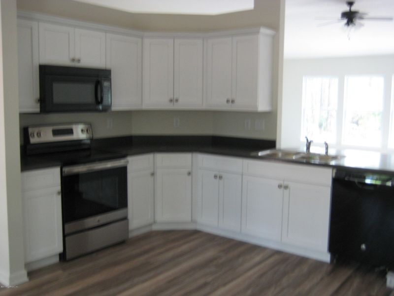 2246 Amarylis Ave, Middleburg, FL 32068